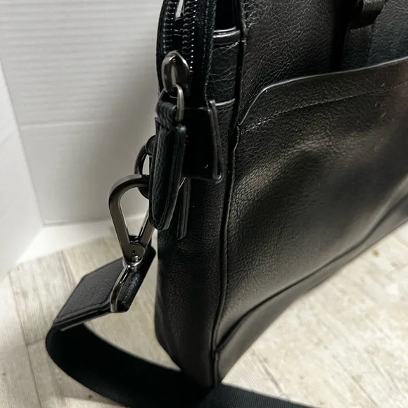 Calvin Klein tote crossbody bag iPad bag EUC Black - Picture 6 of 12